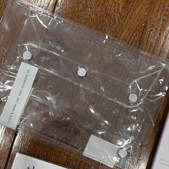 Cloth and Paper Bundle - Picture 3 of 8